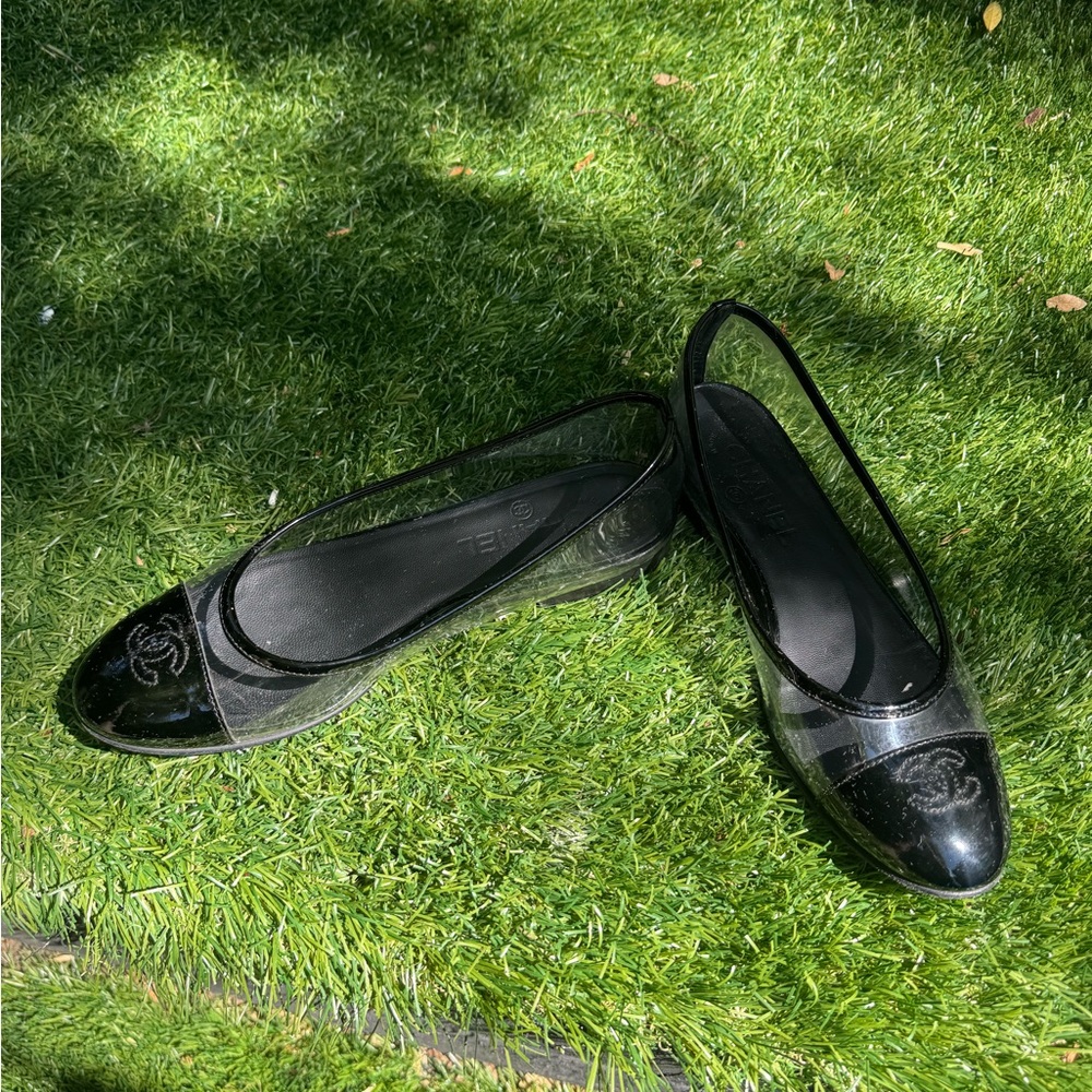 CHANEL Black Patent Leather Clear Ballet Flats - Picture 4 of 8